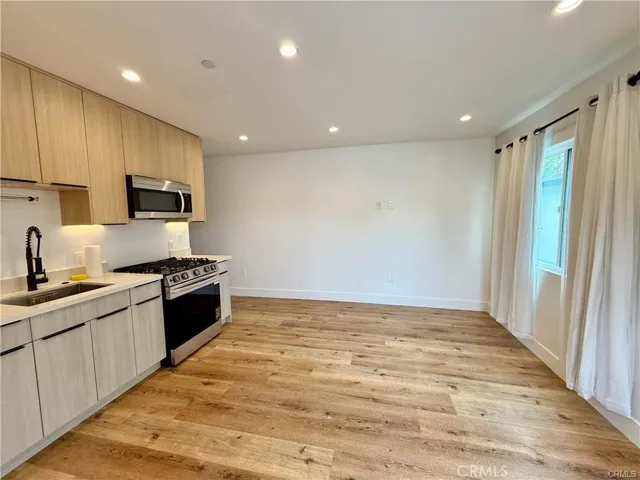 6902 Corbin Avenue, Reseda, California 91335