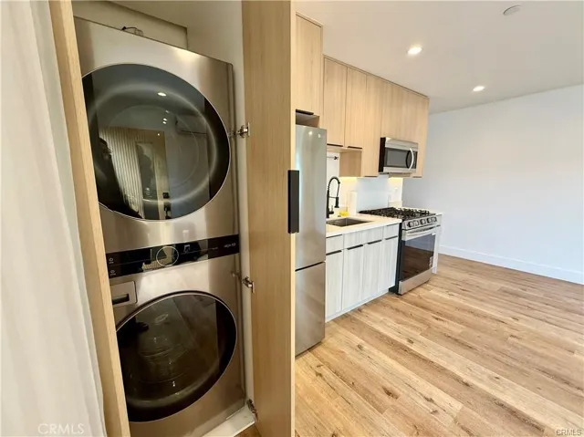 6902 Corbin Avenue, Reseda, California 91335