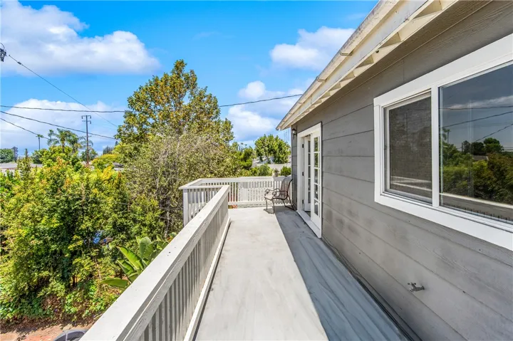 Bedroom #6 – Spacious balcony ideal for morning coffee or outdoor studying.