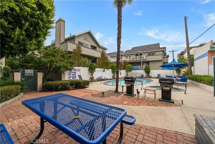985 E California, Pasadena, California 91106