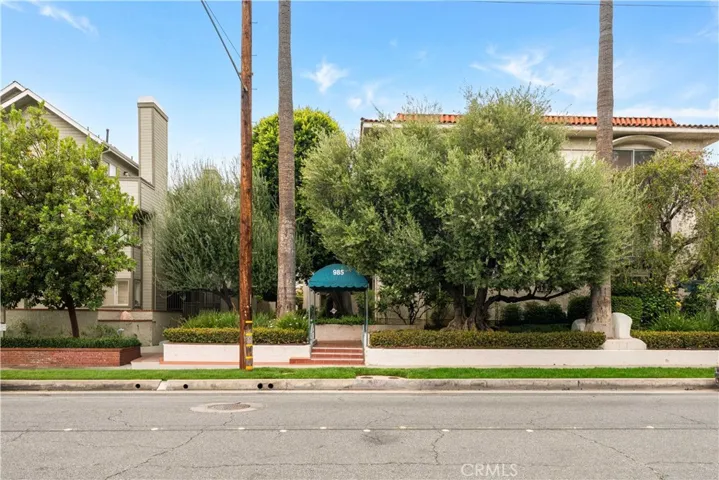 985 E California, Pasadena, California 91106