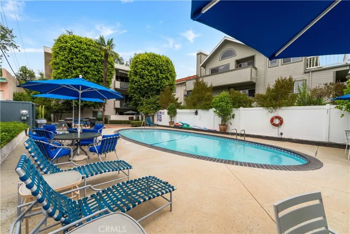 985 E California, Pasadena, California 91106