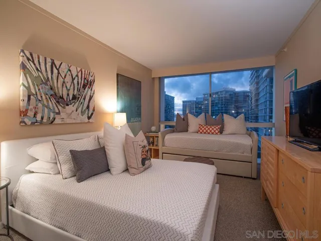 1810 Avenida Del Mundo 505, Coronado, California 92118