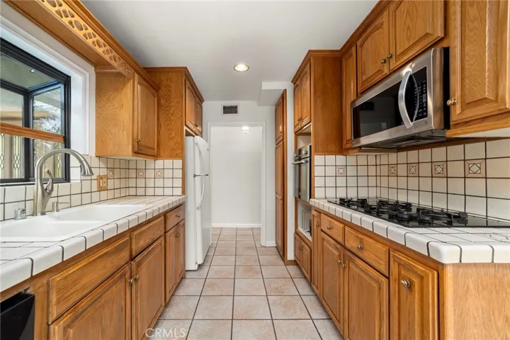 333 W Newburgh Street, Glendora, California 91740