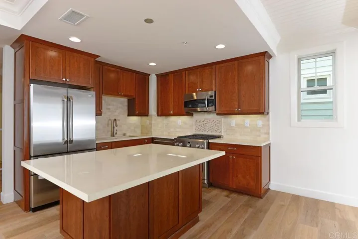 7720 Ivanhoe Avenue, La Jolla, California 92037
