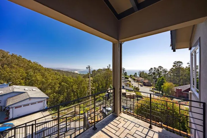 107 Dolphine Avenue, El Granada, California 94018