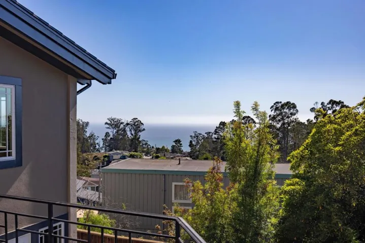 107 Dolphine Avenue, El Granada, California 94018