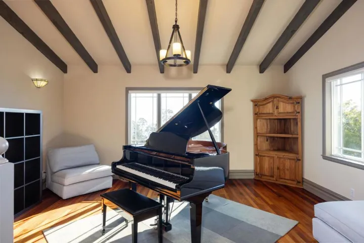 107 Dolphine Avenue, El Granada, California 94018