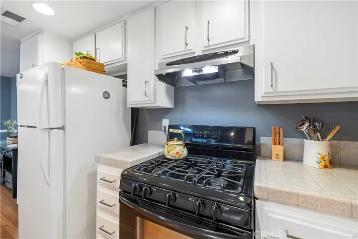 24835 Apple Street F, Newhall, California 91321