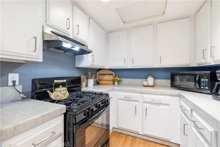 24835 Apple Street F, Newhall, California 91321