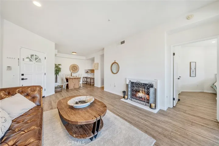 2960 Champion 904, Tustin, California 92782