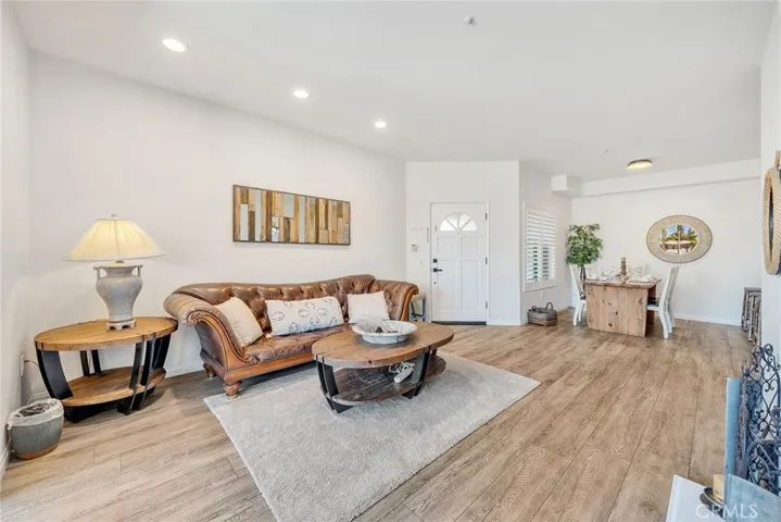 2960 Champion 904, Tustin, California 92782