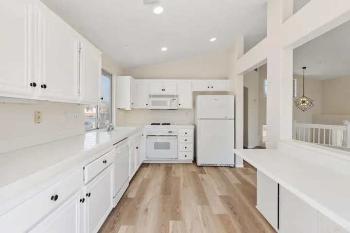 116 Silvercreek Drive, Santee, California 92071