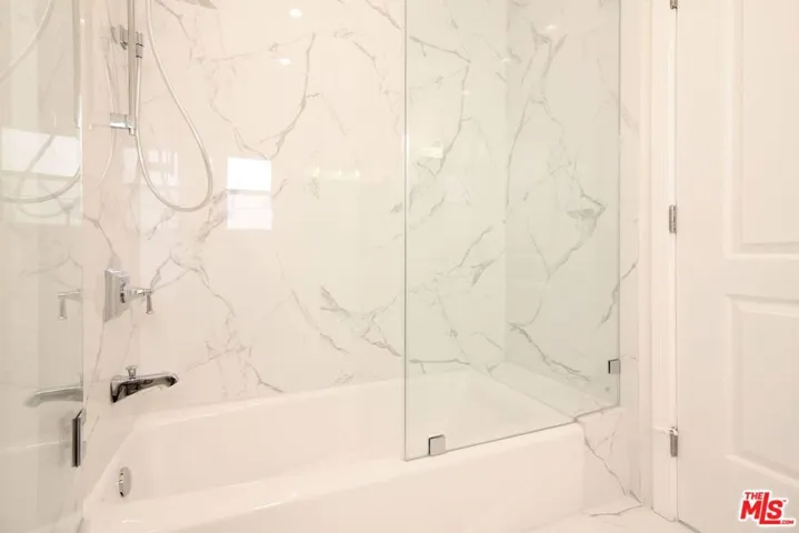 442 S Roxbury Drive A, Beverly Hills, California 90212