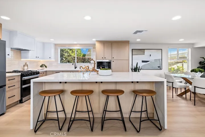 Large and Stylish Island