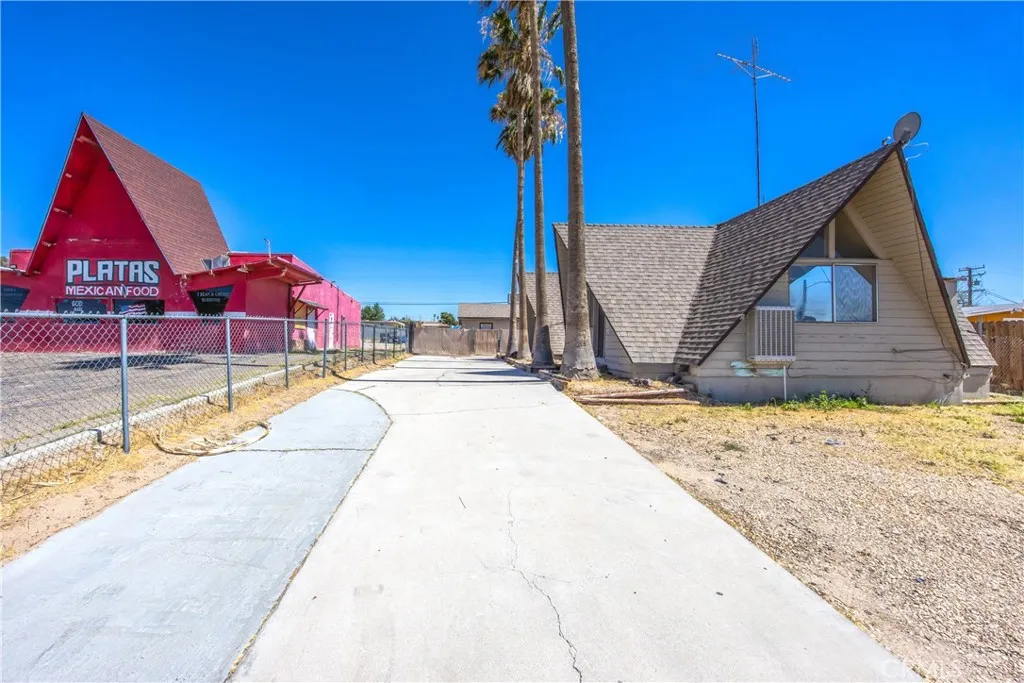 25567 Main, Barstow, California 92311 — photo 4