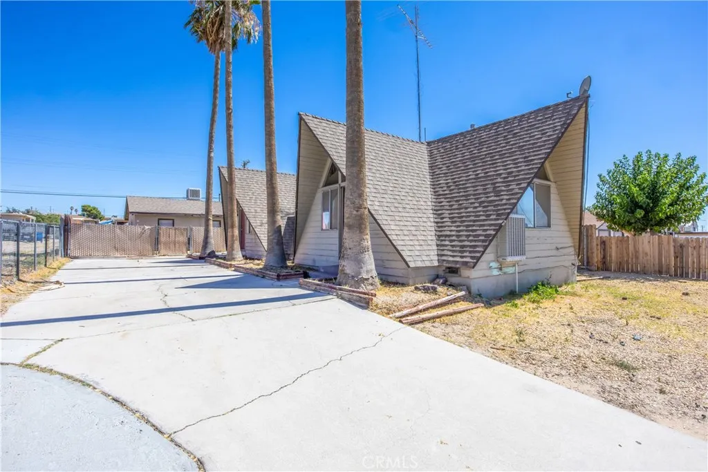 25567 Main, Barstow, California 92311 — photo 5