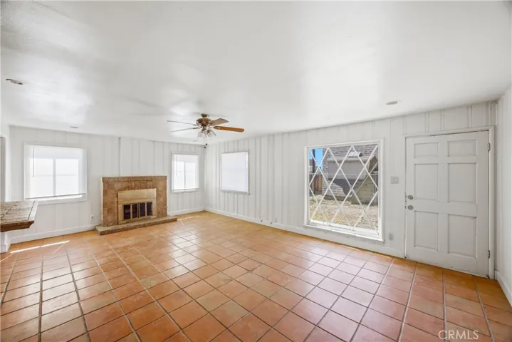 25567 Main, Barstow, California 92311