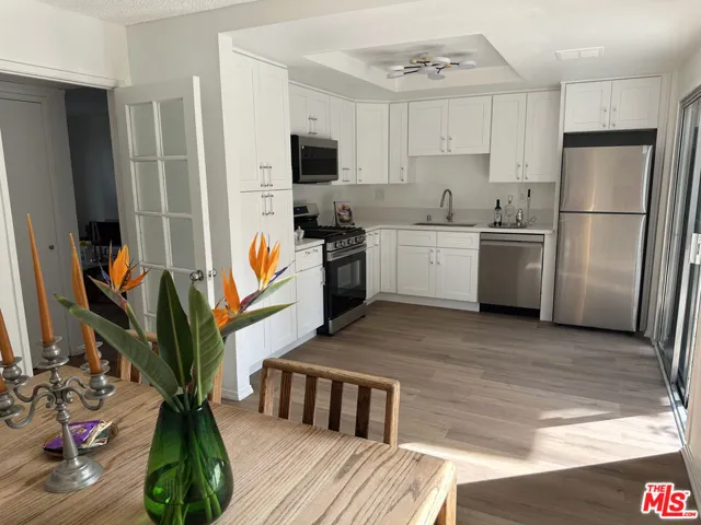 8705 Cedros Avenue 8, Panorama City, California 91402