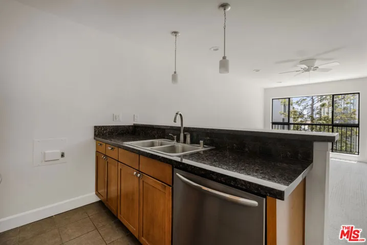 10982 Roebling Avenue 436, Los Angeles, California 90024