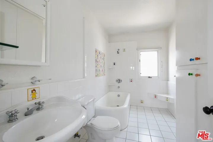 333 S Mccarty Drive, Beverly Hills, California 90212