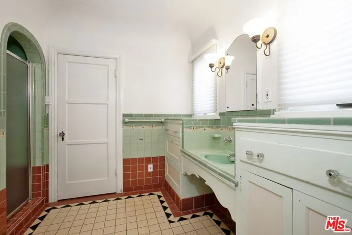 333 S Mccarty Drive, Beverly Hills, California 90212