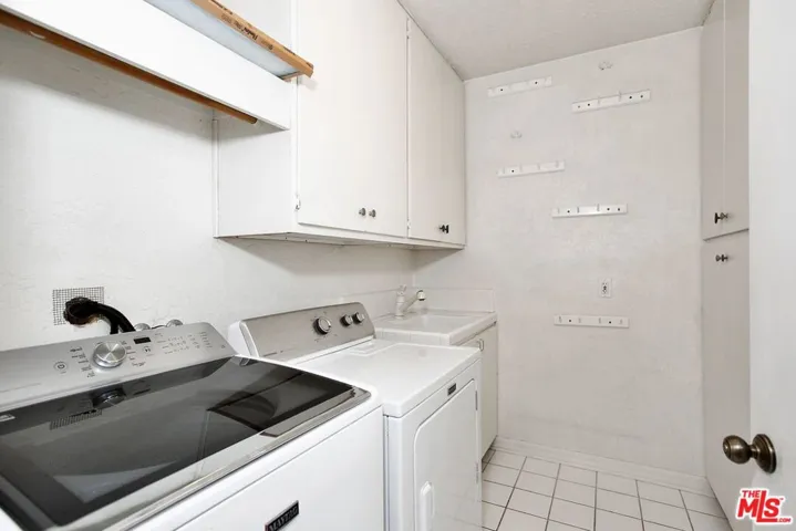 333 S Mccarty Drive, Beverly Hills, California 90212