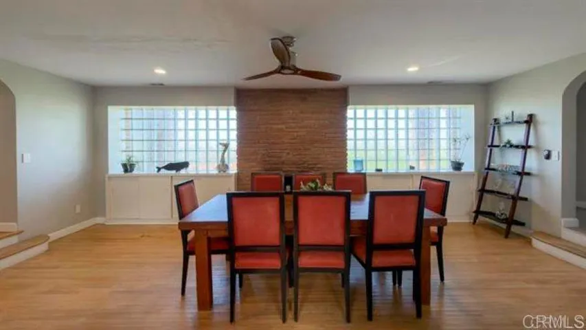 215 N Vulcan Avenue, Encinitas, California 92024