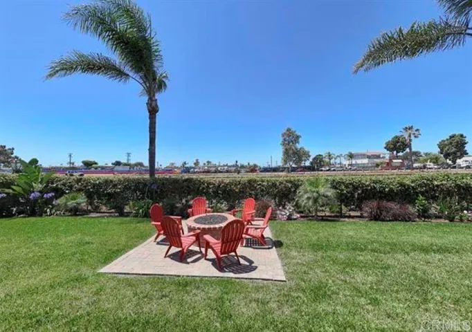215 N Vulcan Avenue, Encinitas, California 92024
