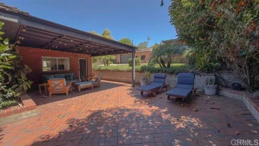 215 N Vulcan Avenue, Encinitas, California 92024