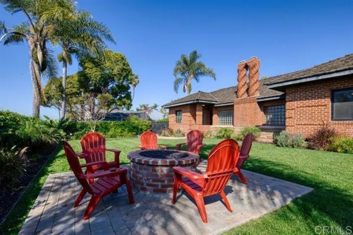 215 N Vulcan Avenue, Encinitas, California 92024