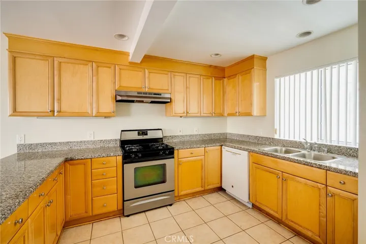 1011 Thompson Avenue C, Glendale, California 91201