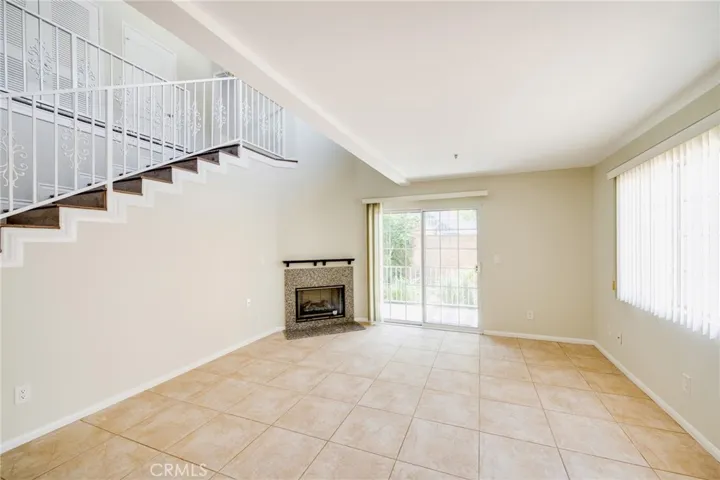 1011 Thompson Avenue C, Glendale, California 91201