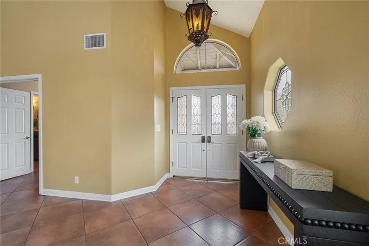 Entry/Foyer