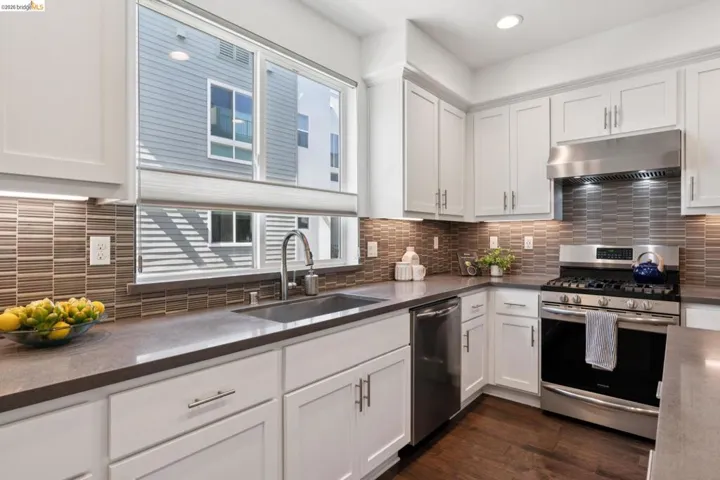 1532 Seawind Dr, Richmond, California 94804