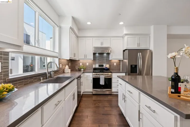1532 Seawind Dr, Richmond, California 94804