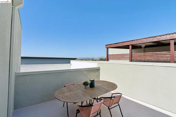 1532 Seawind Dr, Richmond, California 94804