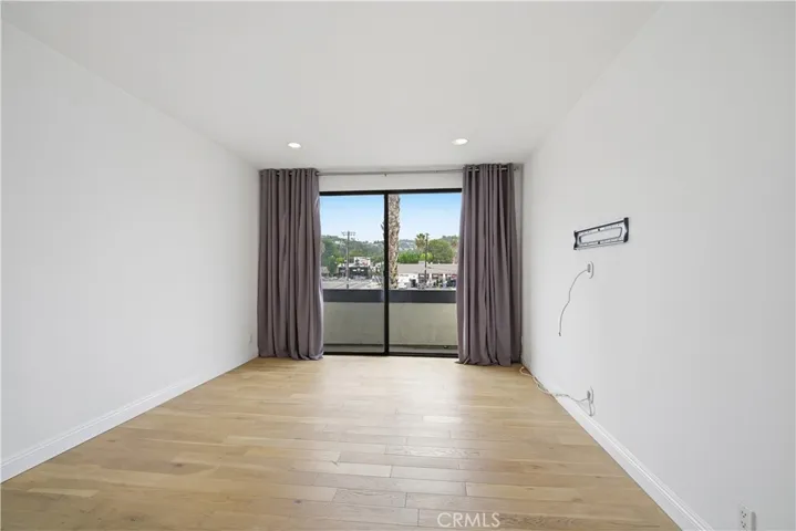 14115 Moorpark, Sherman Oaks, California 91423
