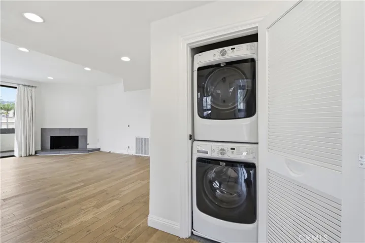 14115 Moorpark, Sherman Oaks, California 91423