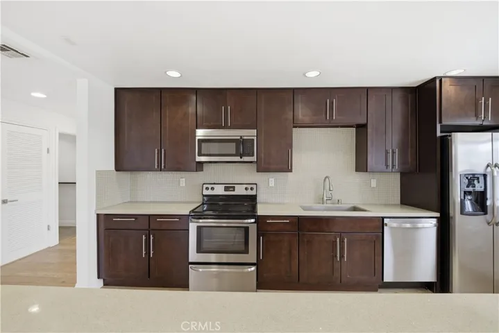 14115 Moorpark, Sherman Oaks, California 91423