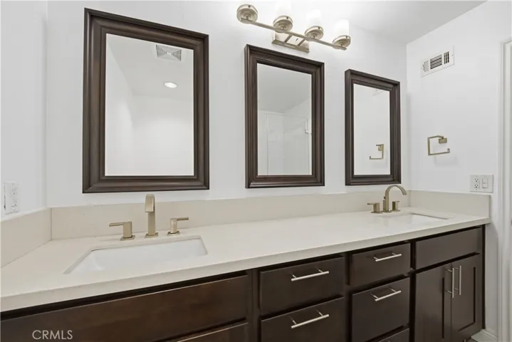 14115 Moorpark, Sherman Oaks, California 91423