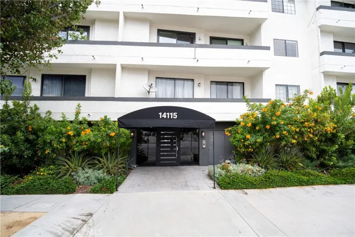 14115 Moorpark, Sherman Oaks, California 91423