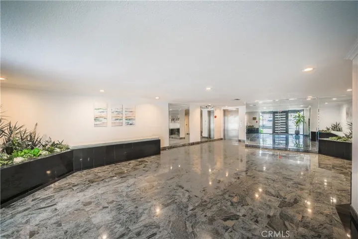 14115 Moorpark, Sherman Oaks, California 91423