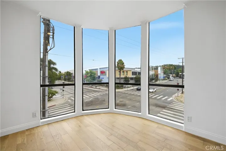 14115 Moorpark, Sherman Oaks, California 91423