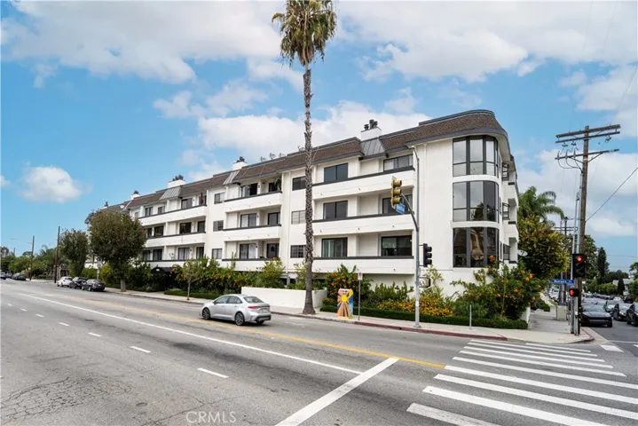 14115 Moorpark, Sherman Oaks, California 91423
