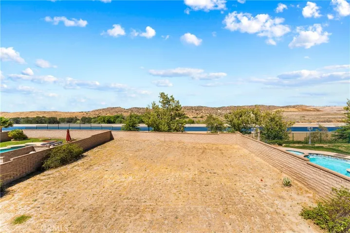 2431 Loganberry, Palmdale, California 93551