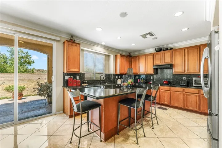 2431 Loganberry, Palmdale, California 93551