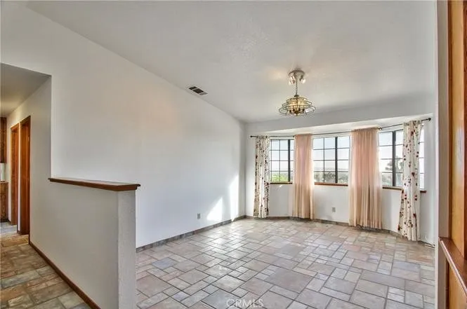 8441 Sierra Vista, Phelan, California 92371