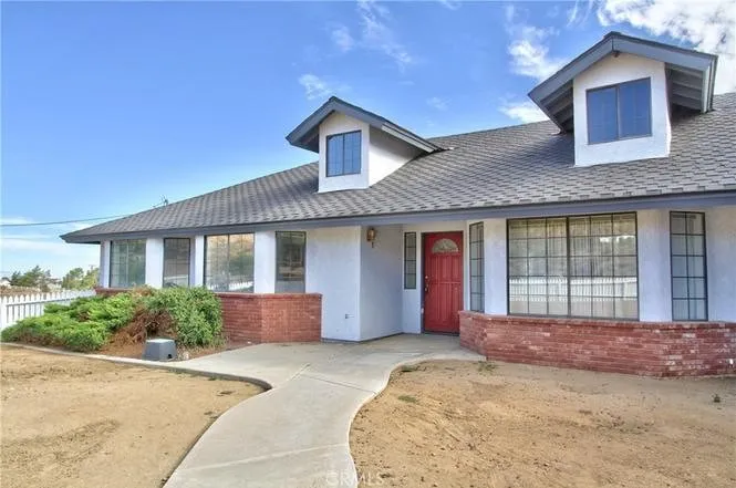 8441 Sierra Vista, Phelan, California 92371