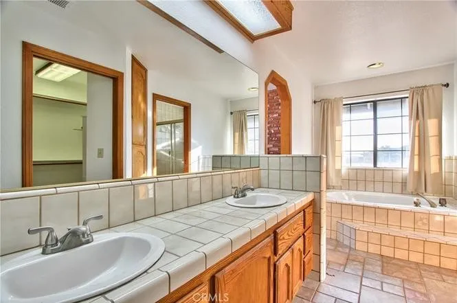 8441 Sierra Vista, Phelan, California 92371